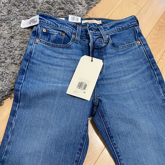 NWT Levi’s wedgie straight jean - Picture 4 of 5